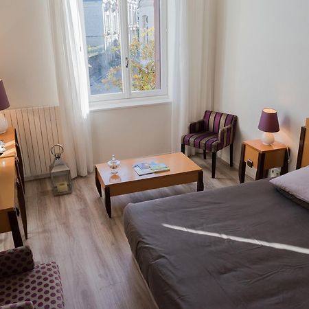 Logis Hotel Saint-Roch Pleumartin Kültér fotó