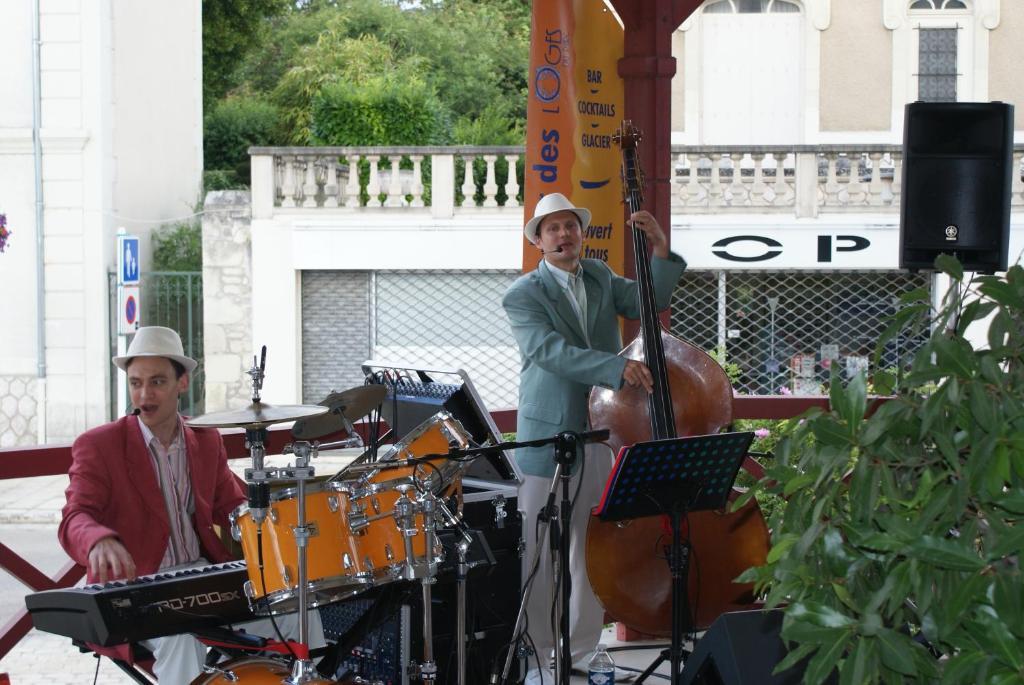 Logis Hotel Saint-Roch Pleumartin Kültér fotó