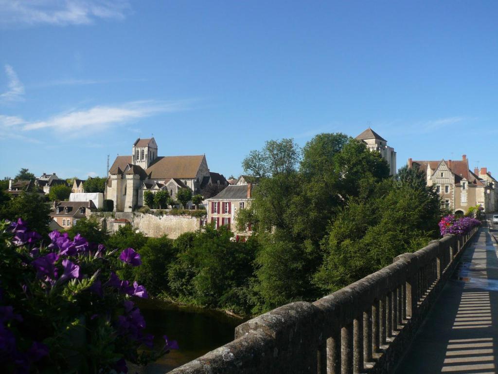 Logis Hotel Saint-Roch Pleumartin Kültér fotó