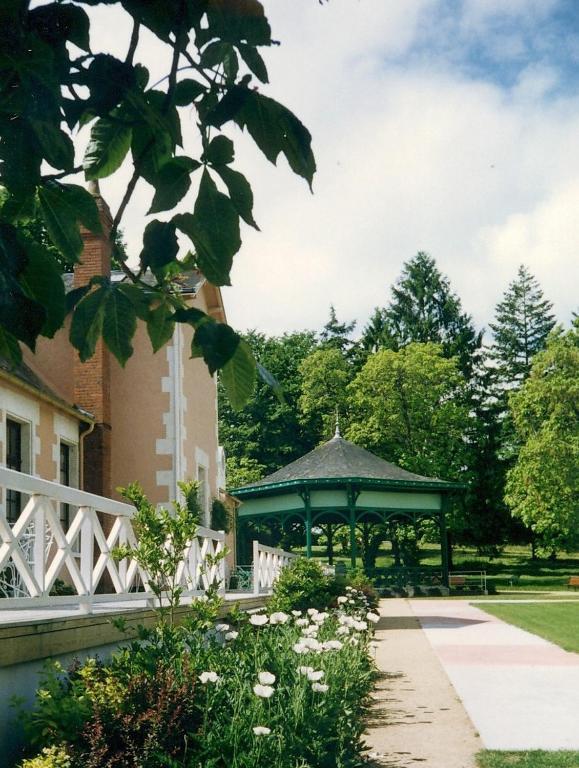 Logis Hotel Saint-Roch Pleumartin Kültér fotó