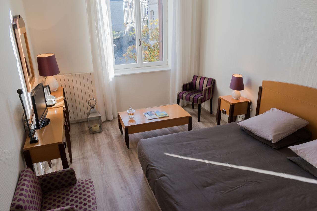 Logis Hotel Saint-Roch Pleumartin Kültér fotó