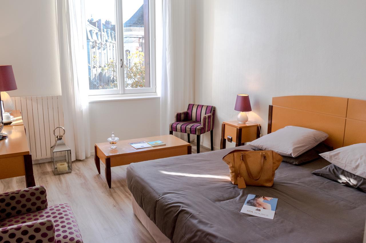 Logis Hotel Saint-Roch Pleumartin Kültér fotó