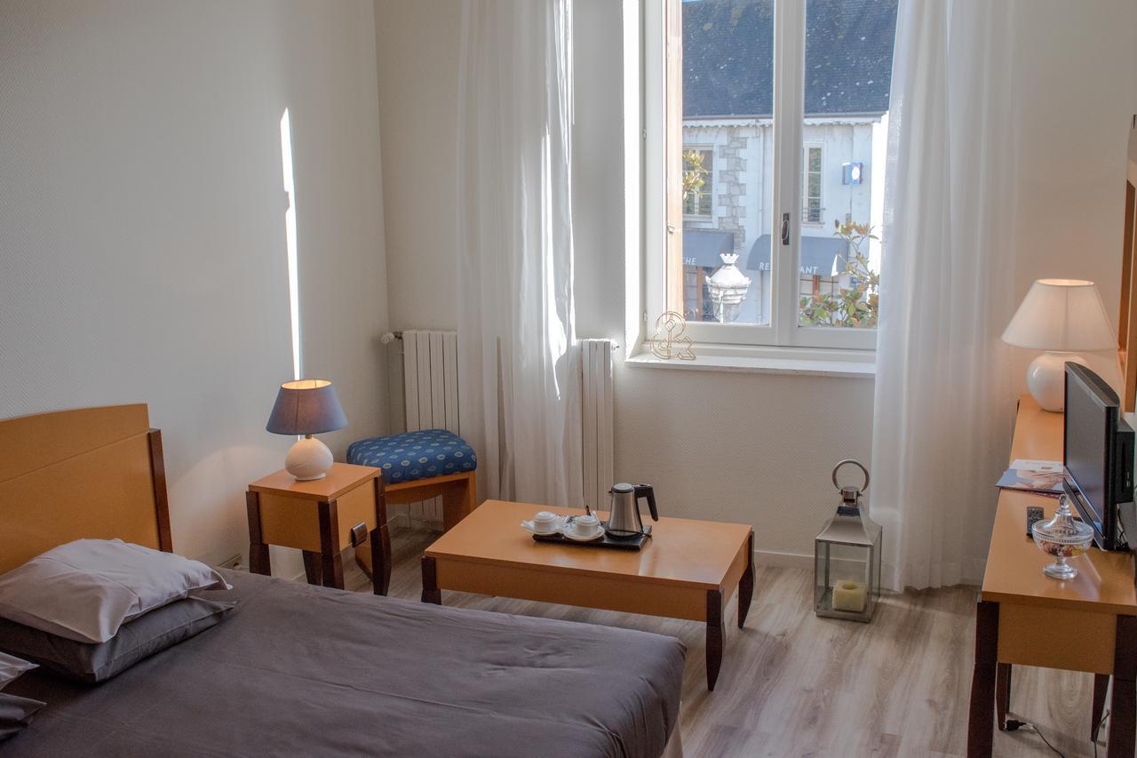 Logis Hotel Saint-Roch Pleumartin Kültér fotó