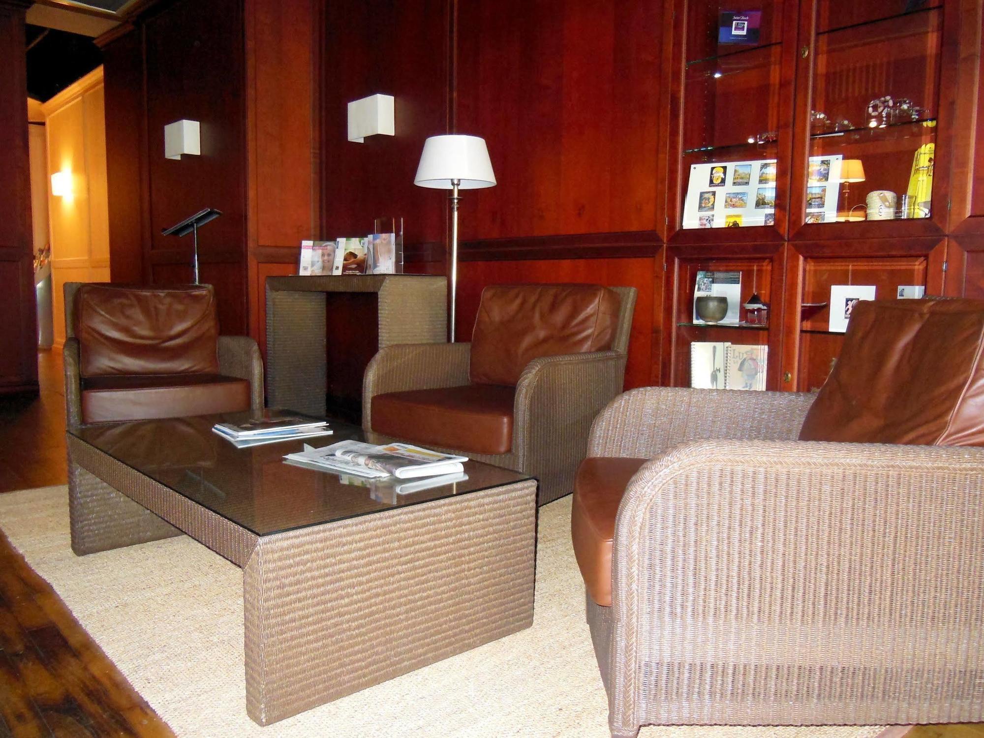 Logis Hotel Saint-Roch Pleumartin Kültér fotó