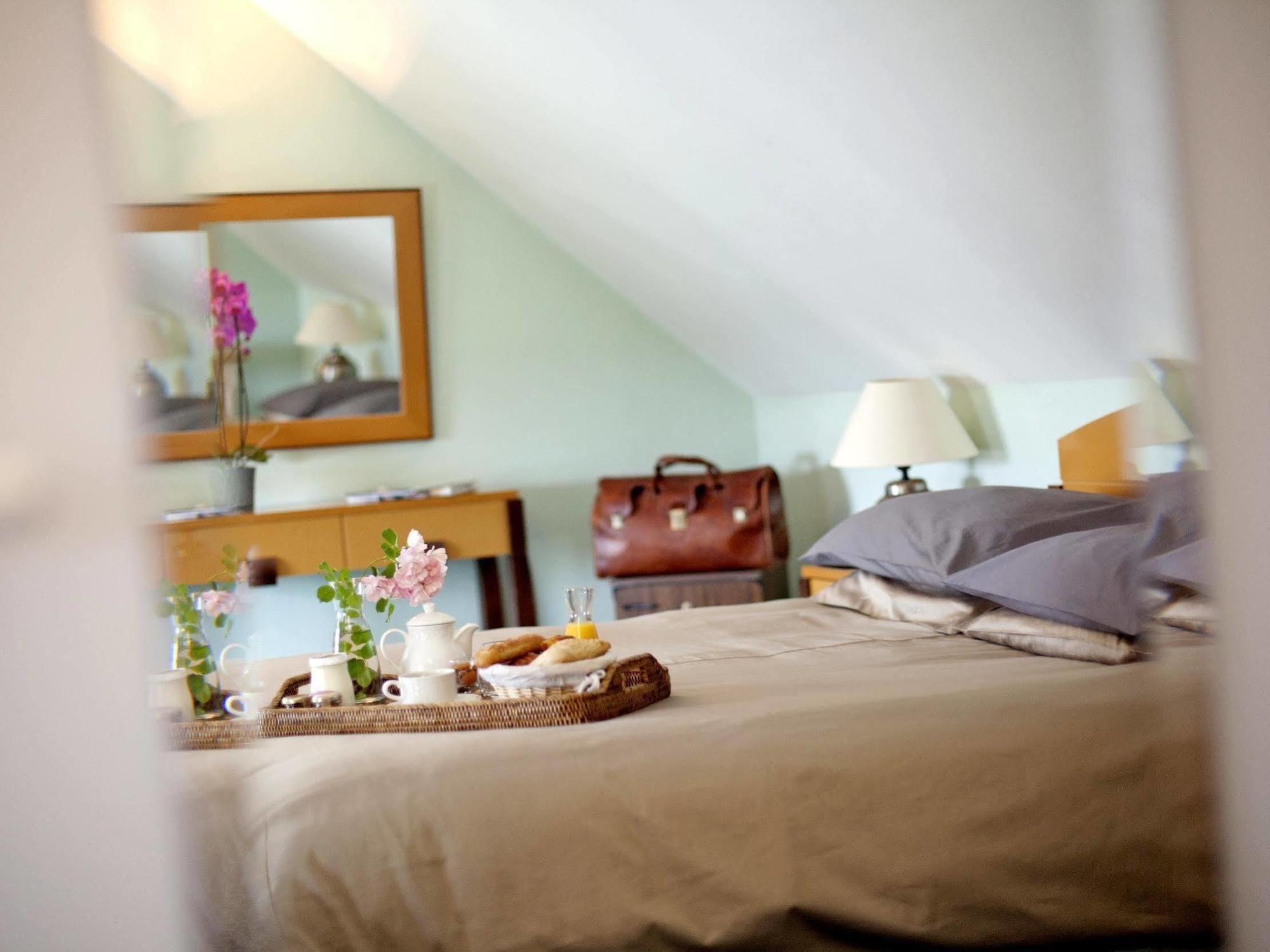 Logis Hotel Saint-Roch Pleumartin Kültér fotó