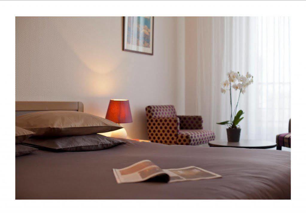 Logis Hotel Saint-Roch Pleumartin Kültér fotó